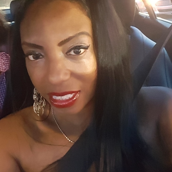 Meet your Posher, Ramonda - Picture 2 of 2